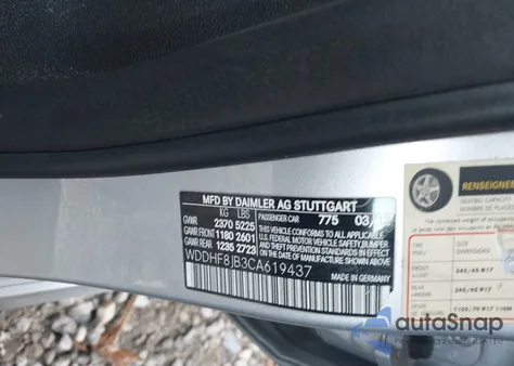 2012 Mercedes-Benz E 350 4Matic z USA, uszkodzony, nr VIN WDDHF8JB3CA619437